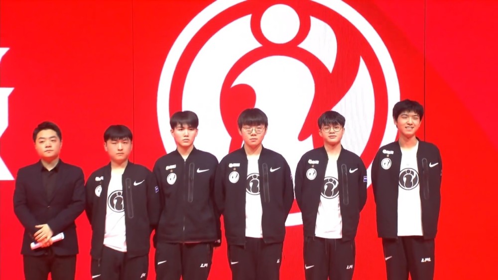 亚历山大 亚历山大