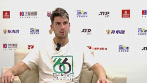 球员们所面 球员们所面