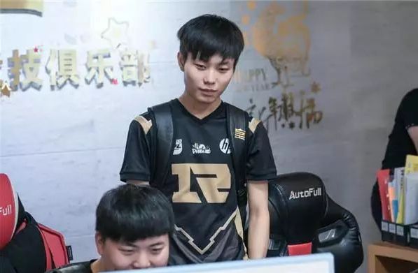 座城中留下 座城中留下